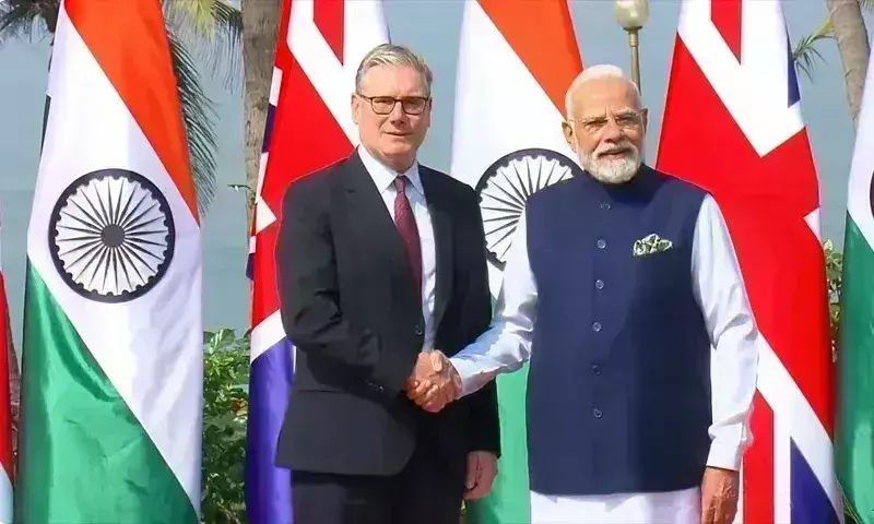 भारत-ब्रिटेन संबंधों में नई ऊर्जा, मोदी-स्टार्मर वार्ता से साझेदारी को नई दिशा भारत-ब्रिटेन संबंधों में नई ऊर्जा, मोदी-स्टार्मर वार्ता से साझेदारी को नई दिशा