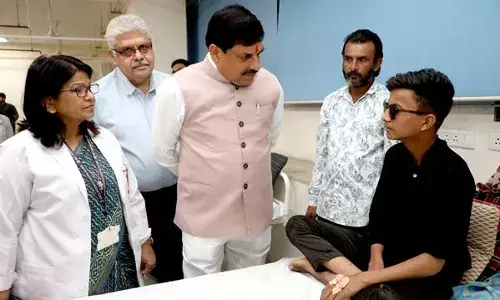 भोपाल: कार्बाइड गन पीड़ितों का सीएम मोहन यादव ने जाना हाल, बेहतर इलाज के दिए निर्देश भोपाल: कार्बाइड गन पीड़ितों का सीएम मोहन यादव ने जाना हाल, बेहतर इलाज के दिए निर्देश
