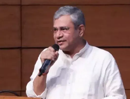 केंद्र सरकार ने दी 8वें वेतन आयोग को मंजूरी, 1 जनवरी 2026 से लागू हो सकती हैं सिफारिशें!