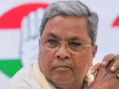 कर्नाटक: RSS ड्रेस पहनने वाले सरकारी कर्मचारी का निलंबन रद्द, हाईकोर्ट का स्टे