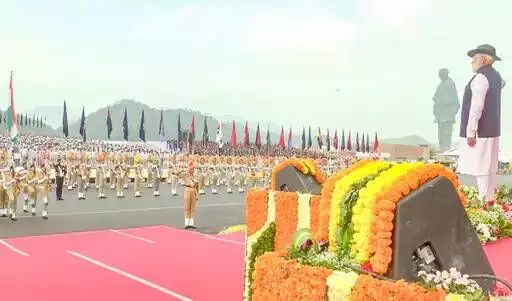 पटेल चाहते थे पूरा कश्मीर हमारा हो: नेहरू ने बांटा- PM मोदी