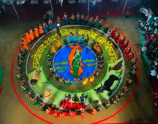 राज्योत्सवः आकर्षण का केंद्र बनी छत्तीसगढ़ महतारी की रंगोली राज्योत्सवः आकर्षण का केंद्र बनी छत्तीसगढ़ महतारी की रंगोली