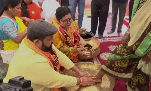 जगद्गुरु रामानंदाचार्य के सानिध्य में 250 परिवारों की घर वापसी