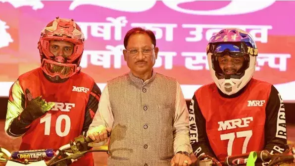 सुपरक्रॉस बाइक चैंपियनशिप में सीएम ने बढ़ाया युवाओं का हौसला