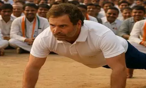 प्रशिक्षण प्रभारी ने जिलाध्यक्षों के सामने लगवाए 10 पुशअप