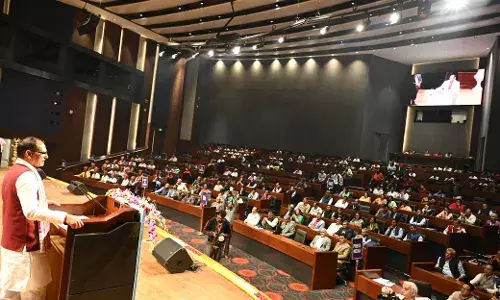 केंद्रीय मंत्री शिवराज सिंह चौहान ने किसानों को सम्मानित किया