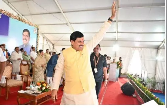 कटनी दद्दाधाम के मंच से मुख्यमंत्री ने लगाई सौगातों की झड़ी