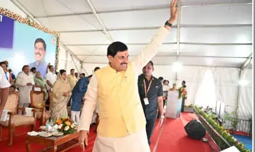 कटनी दद्दाधाम के मंच से मुख्यमंत्री ने लगाई सौगातों की झड़ी कटनी दद्दाधाम के मंच से मुख्यमंत्री ने लगाई सौगातों की झड़ी