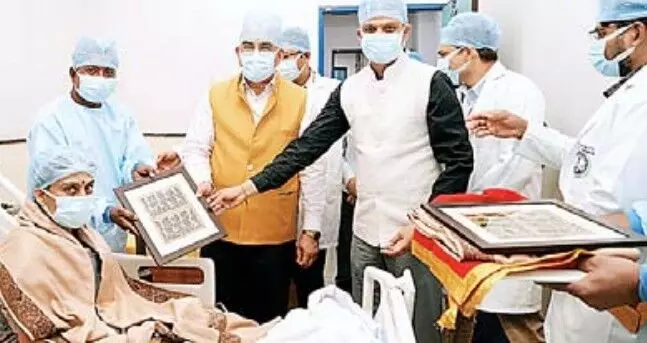 ब्रेन-डेड मरीज के अंगदान से मिली नई जिंदगी ब्रेन-डेड मरीज के अंगदान से मिली नई जिंदगी