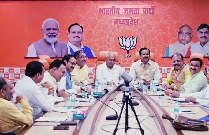 पार्टी लाइन पर चलें, कार्यकर्ताओं की भी करें चिंता?