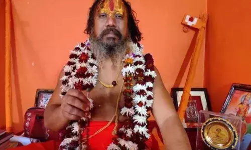 मुस्लिमों और ईसाइयों की नेशनलिटी खत्म कर भारत घोषित हो हिंदू राष्ट्र: परमहंस आचार्य