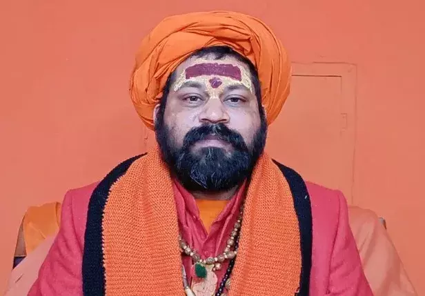 राहुल मंदबुद्धि, अखिलेश करें घर वापसी : महंत राजूदास