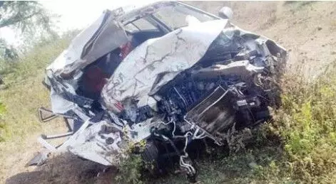 गुना में भीषण सड़क हादसा: तीन वेटनरी डॉक्टरों की मौत, चार गंभीर