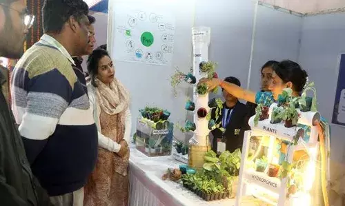 राष्ट्रीय बाल वैज्ञानिक प्रदर्शनी देखने उमड़ी भीड़ राष्ट्रीय बाल वैज्ञानिक प्रदर्शनी देखने उमड़ी भीड़