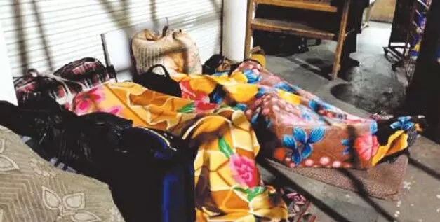 रायपुर: बढ़ रही सर्दी, निगम की आलमारियों में बंद गर्माहट रायपुर: बढ़ रही सर्दी, निगम की आलमारियों में बंद गर्माहट