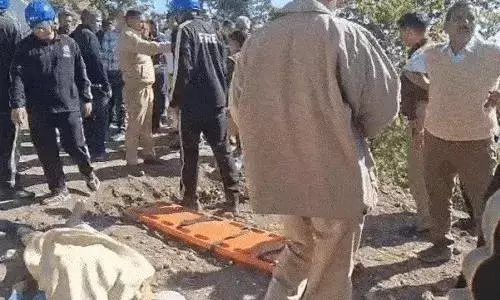 उत्तराखंड में श्रद्धालुओं से भरी बस खाई में गिरी, 5 की मौत और 13 घायल