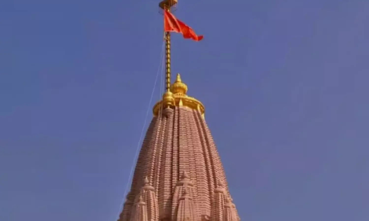 राम मंदिर की धर्मध्वजा और बाबरी की राजनीति