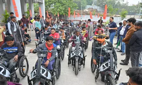 भोपाल में 38 दिव्यांगजन को मिली नई दिशा: मोटराइज्ड व्हीलचेयर का मिला उपहार