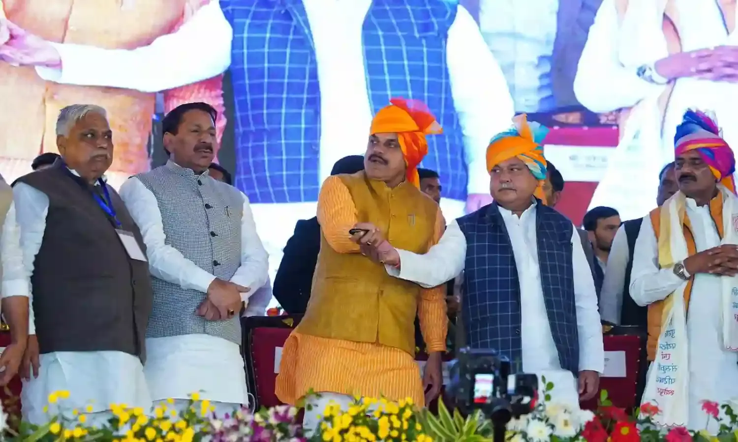 क्लिक से पहुंची राहत: 6 जिलों के 3 लाख से ज्यादा किसानों को मिला मुआवजा