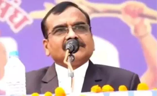 आईएएस वर्मा के विवादित बयान पर सरकार की सख्ती, 7 दिन में जवाब तलब