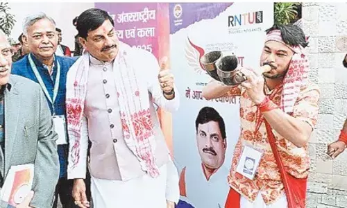 विश्वरंग 2025: मुख्यमंत्री बोले-हमने अधिसत्ता नहीं, सदैव प्रभुसत्ता की भावना रखी