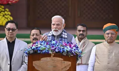 सदन में हंगामा, बाहर सियासत: पीएम मोदी का प्री-सेशन संदेश: ड्रामा नहीं, डिलीवरी