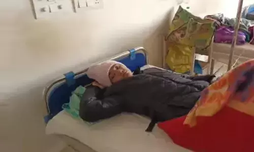 SIR का 93 प्रतिशत काम निपटा चुकी महिला BLO को पैरालिसिस अटैक, मेडिकल कॉलेज में कराया गया भर्ती