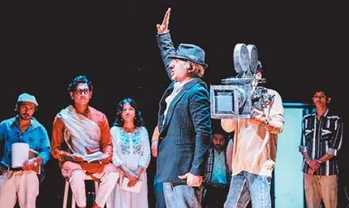 ‘पटोल बाबू’ ने छुआ दिल: माखनलाल विवि में गुमनाम स्टार की मार्मिक कहानी का मंचन