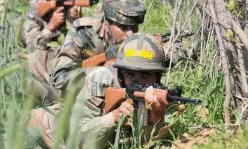 LoC पर पाकिस्तान के 68 लॉन्चपैड एक्टिव: 120 आतंकी घुसपैठ की तैयारी में LoC पर पाकिस्तान के 68 लॉन्चपैड एक्टिव: 120 आतंकी घुसपैठ की तैयारी में
