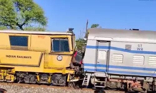 Neemuch Train Accident: नीमच में बड़ा रेला हादसा, एक ही पटरी पर आए दो इंजन आपस में भिडे़, 4 लोग घायल