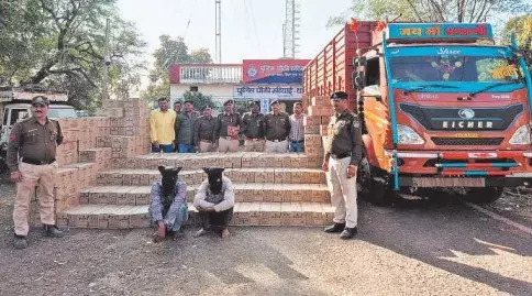 MP पुलिस को ऑपरेशन ईगल क्लॉ से बड़ा एक्शन, ड्रोन से पकड़ी गई 1.75 करोड़ की अवैध सामग्री MP पुलिस को ऑपरेशन ईगल क्लॉ से बड़ा एक्शन, ड्रोन से पकड़ी गई 1.75 करोड़ की अवैध सामग्री