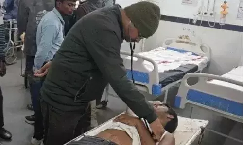 खजुराहो रिज़ॉर्ट में फूड पॉयज़निंग से 3 मौतें, 5 गंभीर: सड़क पर उतरे परिजन