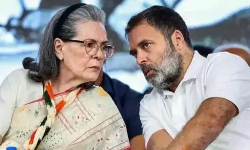 जन्मदिन पर सोनिया गांधी को दिल्ली कोर्ट का नोटिस: वोटर लिस्ट में नाम जुड़वाने पर सवाल जन्मदिन पर सोनिया गांधी को दिल्ली कोर्ट का नोटिस: वोटर लिस्ट में नाम जुड़वाने पर सवाल