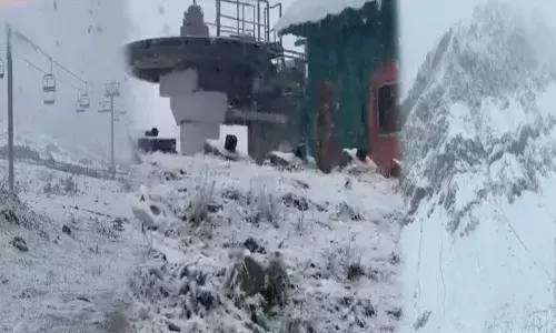 MP में सर्दी ने तोड़ा दिसंबर का रिकॉर्ड: सोनमर्ग में पहली बर्फबारी, रोहतांग पास बंद MP में सर्दी ने तोड़ा दिसंबर का रिकॉर्ड: सोनमर्ग में पहली बर्फबारी, रोहतांग पास बंद