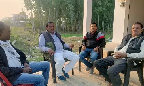 गांधी परिवार के गढ़ अमेठी में सपा–बसपा–कांग्रेस को चेहरे की तलाश गांधी परिवार के गढ़ अमेठी में सपा–बसपा–कांग्रेस को चेहरे की तलाश