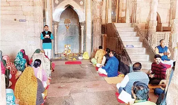 भोजशाला विवादः ASI की जब्त मां वाग्देवी का तेल चित्र गर्भगृह में वापस