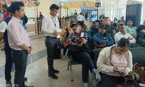 भोपाल एयरपोर्ट पर ऑपरेशन पूरी तरह सामान्य, यात्रियों में दिखी खुश, DGCA निरीक्षण में सुविधाओं की सराहना भोपाल एयरपोर्ट पर ऑपरेशन पूरी तरह सामान्य, यात्रियों में दिखी खुश, DGCA निरीक्षण में सुविधाओं की सराहना