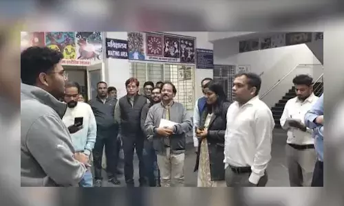 सिविल अस्पताल के औचक निरीक्षण पर पहुंचे कलेक्टर,गंदगी देख स्टाफ और CMHO की लगा दी क्लास