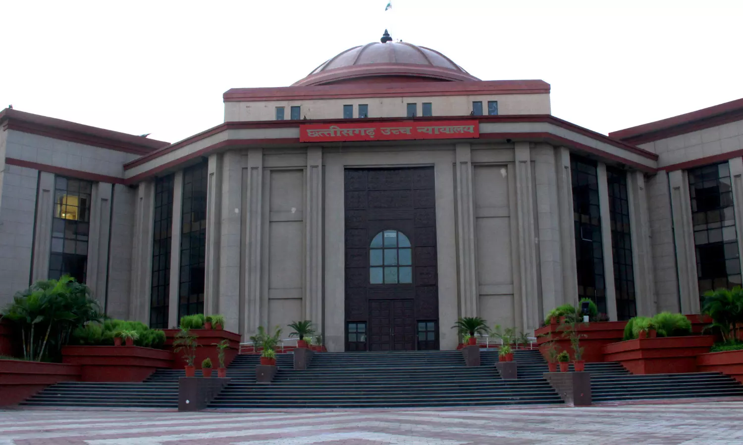 अवैध संबंध रखने वाली पत्नी नहीं होगी भरण-पोषण की अधिकारी, हाई कोर्ट का बड़ा फैसला