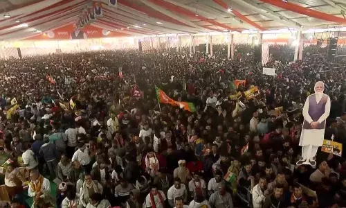 बंगाल में पीएम मोदी: ममता सरकार को मेरा विरोध करना है तो हजार बार करे, लेकिन राज्य का विकास न रोके बंगाल में पीएम मोदी: ममता सरकार को मेरा विरोध करना है तो हजार बार करे, लेकिन राज्य का विकास न रोके