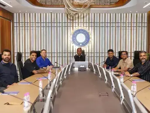 टी-20 वर्ल्ड कप 2026: टीम इंडिया का ऐलान, शुभमन गिल का पत्ता कटा, अब  सूर्या के हाथ में कमान!