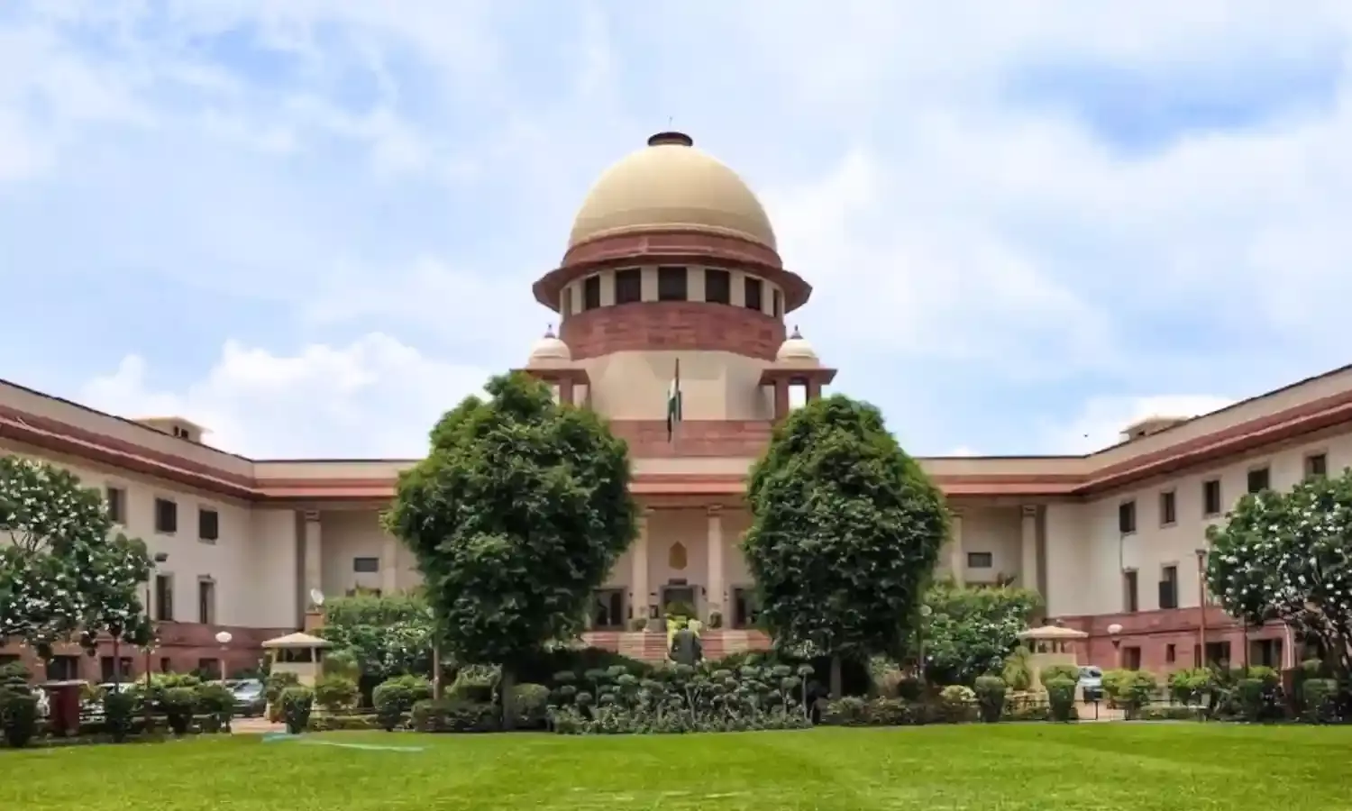 SC ने दूसरे धर्म में शादी करने वाली बेटियों को दिया झटका, माता-पिता के सपोर्ट में बड़ा फैसला