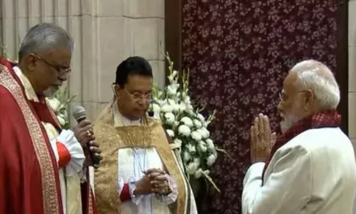 दिल्ली की कैथेड्रल चर्च पहुंचे पीएम: बिशप ने की मोदी के लिए विशेष प्रार्थना