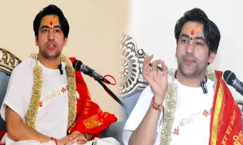 रायपुर में धीरेंद्र शास्त्री का बड़ा बयान, धर्मांतरण को बताया देश में कैंसर का खतरा