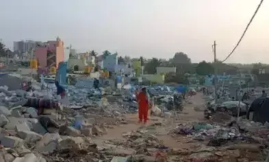 केरल CM का कर्नाटक सरकार पर निशाना: मुस्लिम घरों की तोड़-फोड़ पर उठाए सवाल