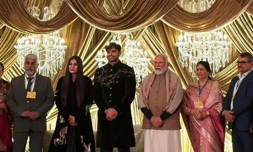 नीरज–हिमानी की शादी का VIP रिसेप्शन: पीएम मोदी पहुंचे आशीर्वाद देने, श्रीराम की मूर्ति भेंट की