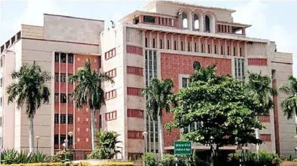 मंत्रालय में मुख्यमंत्री के ‘ड्रीम प्रोजेक्ट’ पर ताला