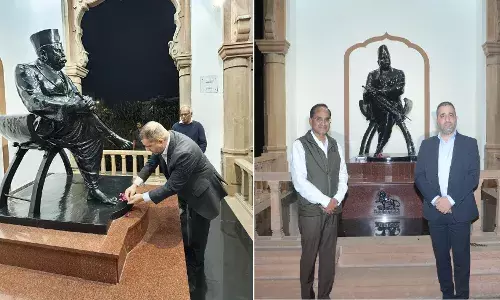 इजरायल के कांसुल जनरल संघ मुख्यालय पहुंचे, स्मृति मंदिर में दी श्रद्धांजलि