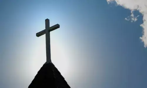 चर्च से जुड़ी ऐतिहासिक सच्चाई: नाराजगी में दोहरा मानदंड