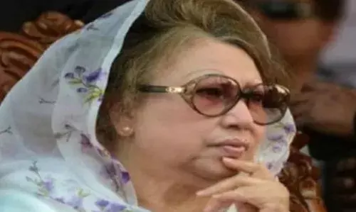 खालिदा की मृत्यु के बाद चौराहे पर बांग्लादेश